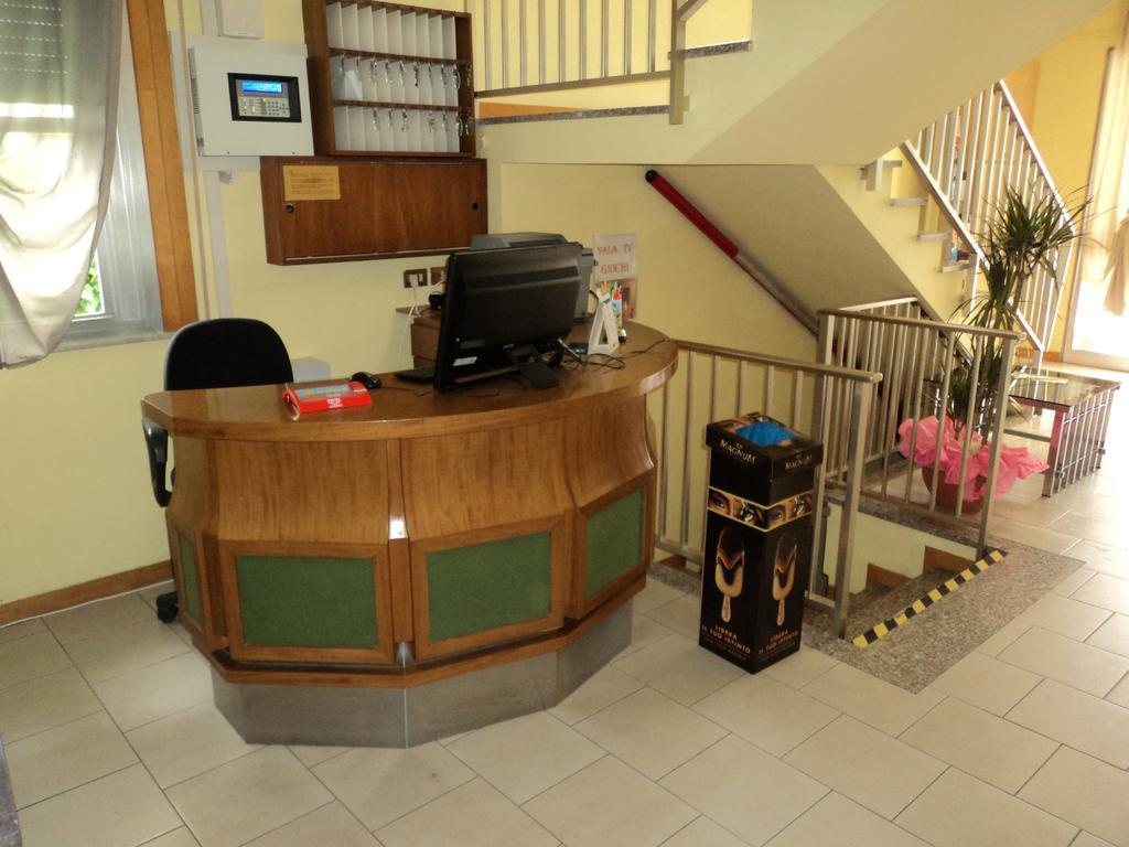 Hotel Villa Donati Viserbella di Rimini Exteriör bild