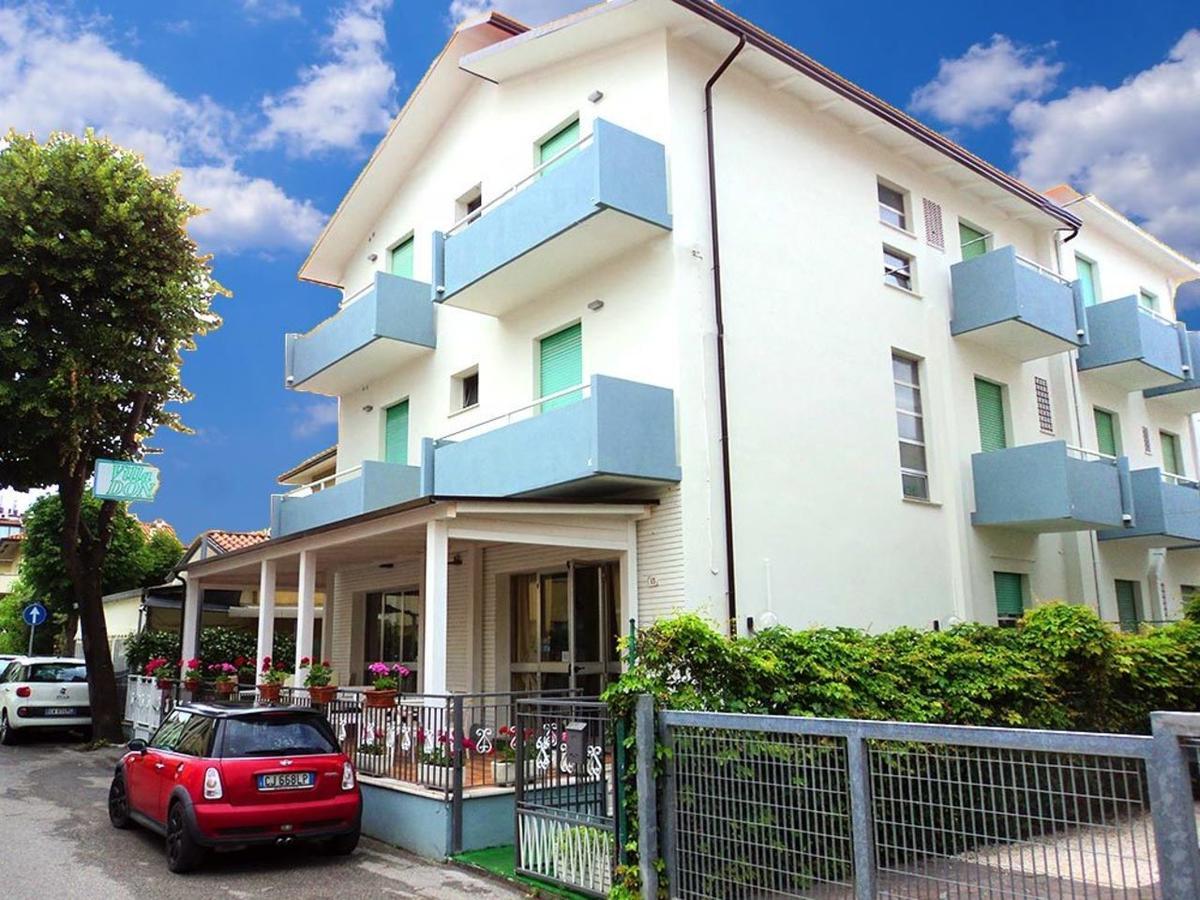 Hotel Villa Donati Viserbella di Rimini Exteriör bild