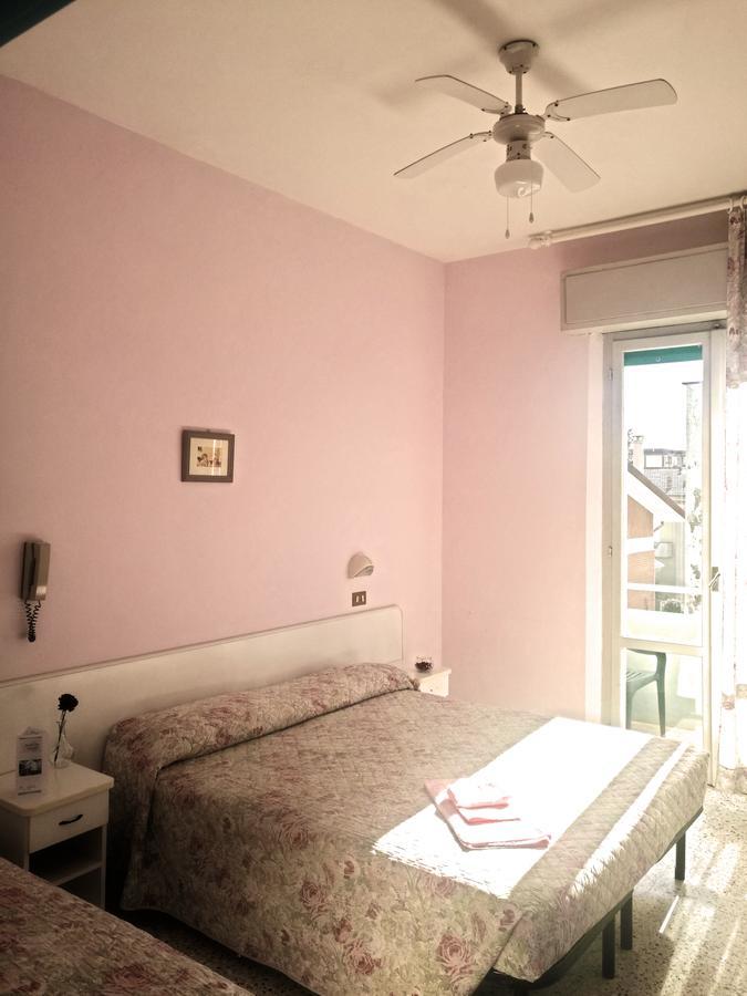 Hotel Villa Donati Viserbella di Rimini Exteriör bild
